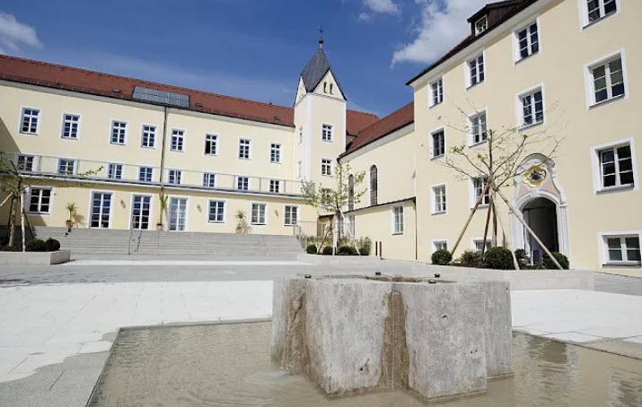 Schloss Schweinspoint, Germany